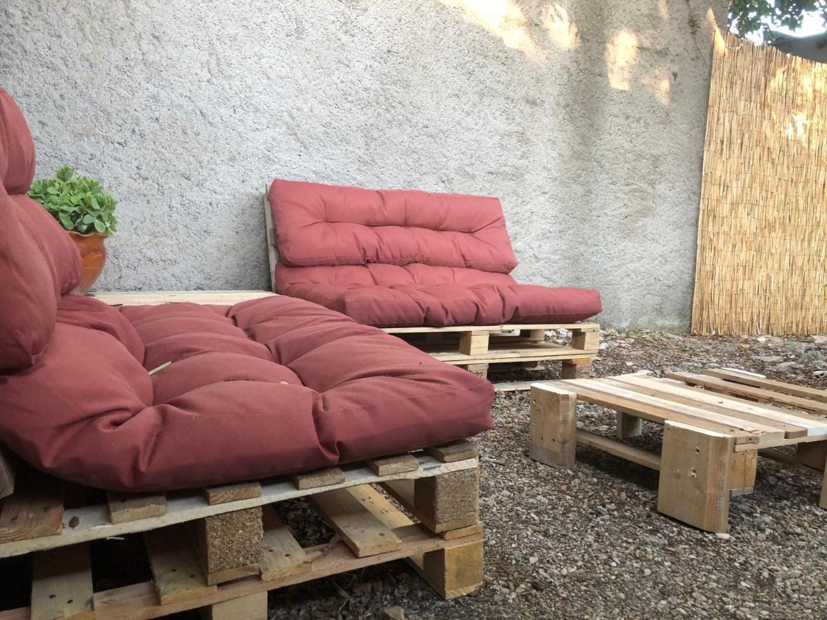 Maisonnette Independante Avec Jardin/Patio نيم المظهر الخارجي الصورة